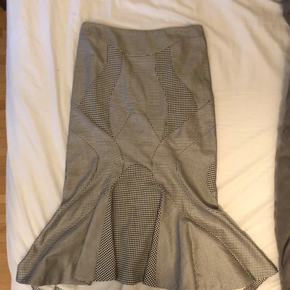 Alexander McQueen Houndstooth Fluted Hem Skirt 44 - Picture 1 of 9